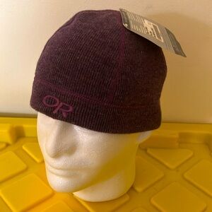Purple beanie NWT Outdoor Research - Small/Medium - wool blend